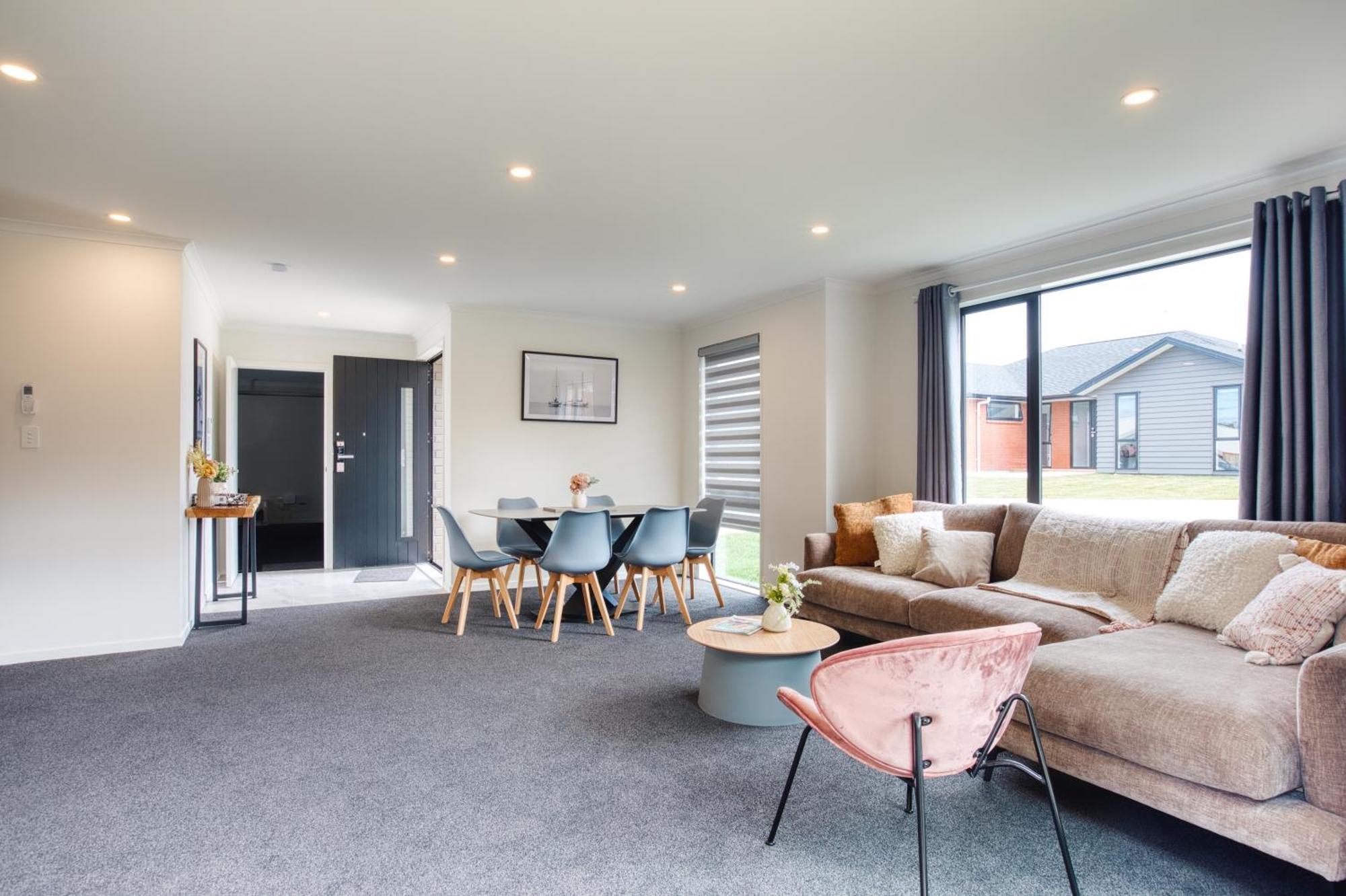 Stylish 4 Bedroom House Brand New In Rotorua Eksteriør billede
