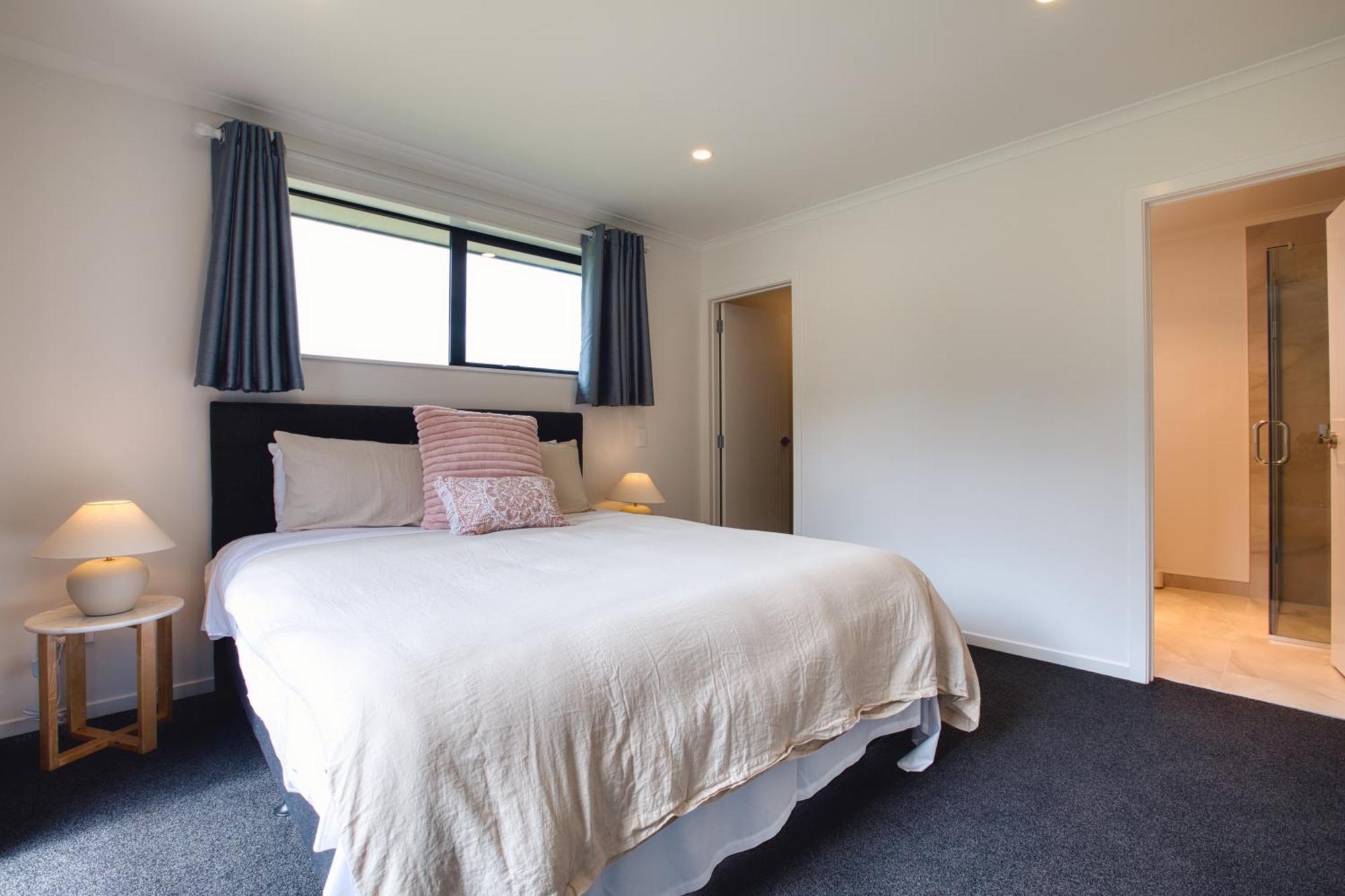 Stylish 4 Bedroom House Brand New In Rotorua Eksteriør billede