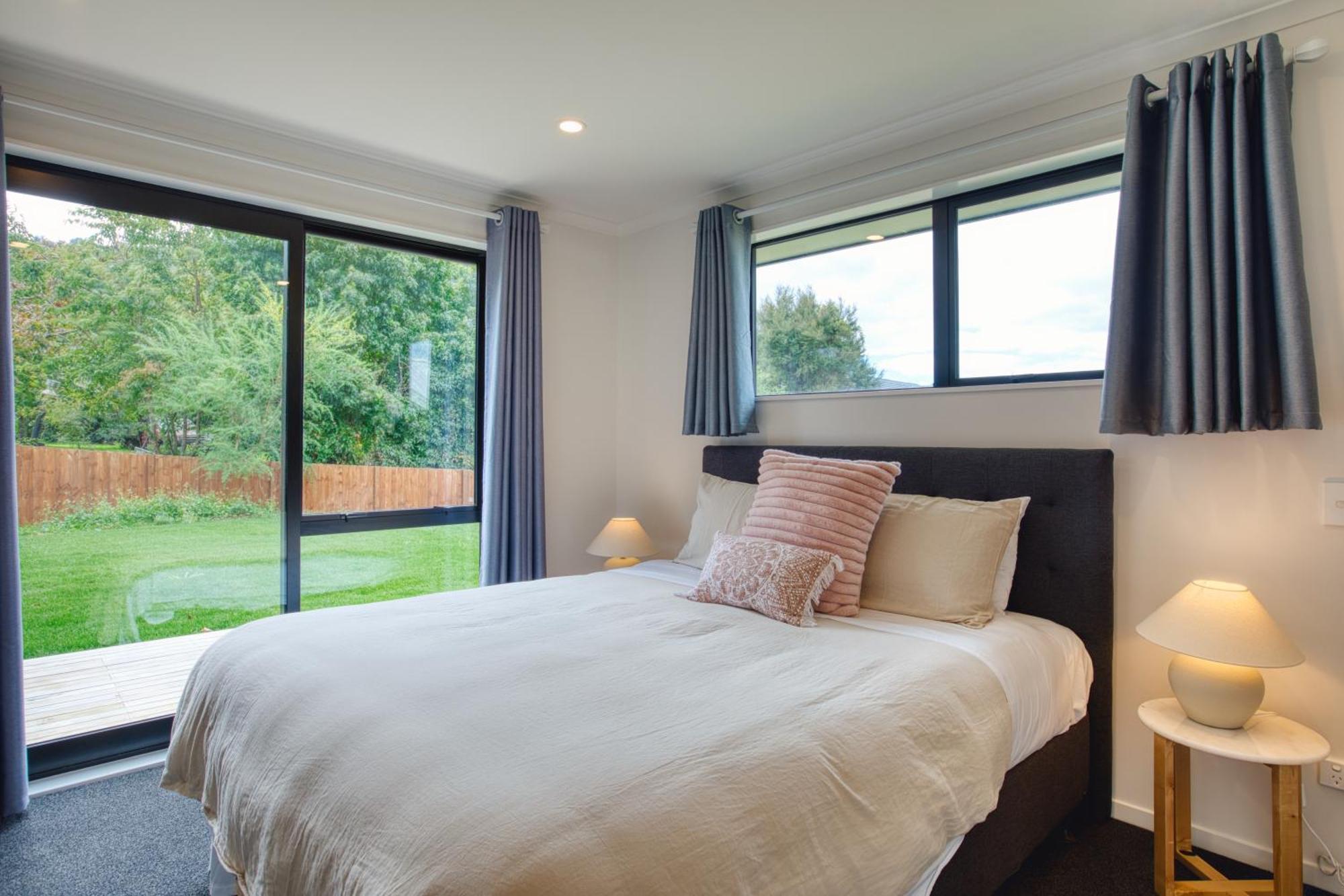 Stylish 4 Bedroom House Brand New In Rotorua Eksteriør billede